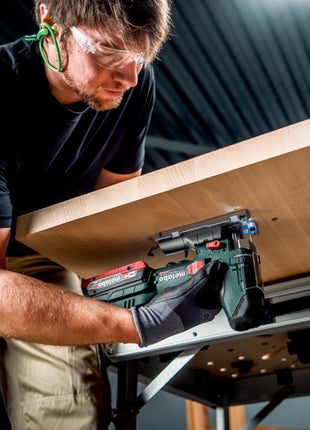 Metabo ST 18 LT 130 BL seghetto alternativo a batteria 18 V 130 mm brushless + 1x batteria 2,0 Ah + caricabatterie + metabox