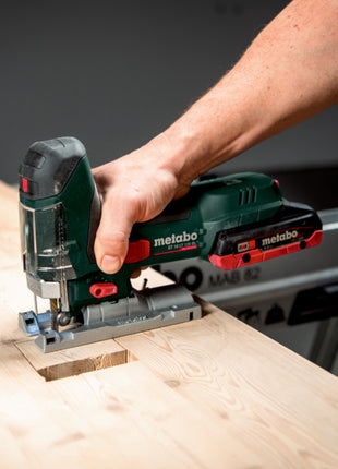 Metabo ST 18 LT 130 BL seghetto alternativo a batteria 18 V 130 mm brushless + 1x batteria 2,0 Ah + caricabatterie + metabox