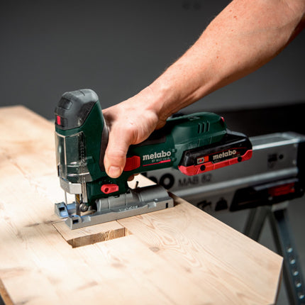 Metabo ST 18 LT 130 BL cordless jigsaw 18 V 130 mm brushless + 1x battery 4.0 Ah + charger + metabox