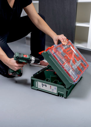 Metabo SB 18 L Set trapano a percussione a batteria 18 V 50 Nm ( 602317710 ) + 2x batteria ricaricabile 2,0 Ah + caricatore + 78 pezzi officina mobile + valigetta