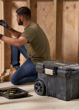 Stanley assembly box ( 8002733296 ) mobile W610xD420xH400 mm extendable telescopic handle