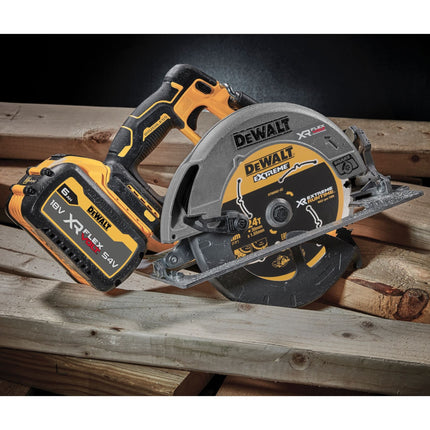 DeWalt DCS 573 N Sierra circular sin cable 18 V 190 x 30 mm sin escobillas + 1x batería 4,0 Ah - sin cargador