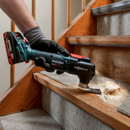 Metabo MT 18 LTX BL QSL multiutensile a batteria 18 V Brushless Starlock Plus ( 613088800 ) + 2x batteria 4,0 Ah + caricabatterie + 12 pz. accessori + metaBOX
