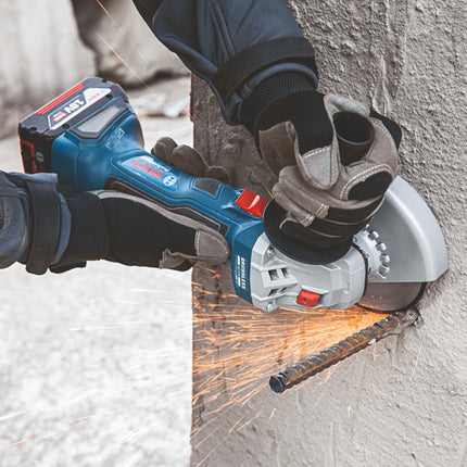 Bosch GWS 18V 7 Professional Akku Winkelschleifer 18 V 115 mm Brushless 2x Akku 4 0 Ah Ladegeraet 3 - toolbrothers