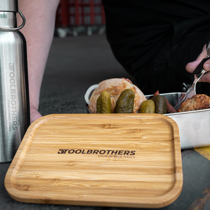 Toolbrothers Lunchpaket mit Makita Isoliertasche + Toolbrothers Fan Edelstahl Brotdose mit 2 Etagen und Bambus Decke 1340 ml + Edelstahl Trinkflasche 500 ml - Toolbrothers