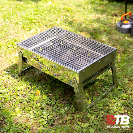 Toolbrothers Barbecue a carbonella portatile in acciaio inox per il campeggio, da allestire senza attrezzi 43 x 29 x 23 cm Smoker BBQ Pit Grill argento