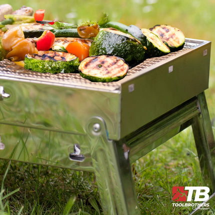 Toolbrothers Barbecue a carbonella portatile in acciaio inox per il campeggio, da allestire senza attrezzi 43 x 29 x 23 cm Smoker BBQ Pit Grill argento