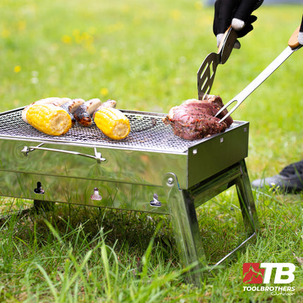 Toolbrothers Barbecue a carbonella portatile in acciaio inox per il campeggio, da allestire senza attrezzi 43 x 29 x 23 cm Smoker BBQ Pit Grill argento