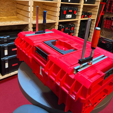 Qbrick System ONE 200 2.0 Technology RED ULTRA HD Walizka narzędziowa 585 x 385 x 190 mm 15,4 l z możliwością sztaplowania IP66